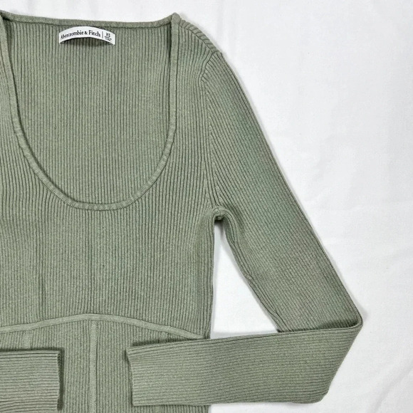 Abercrombie & Fitch Scoop Neck Long Sleeve Sweater - Picture 5 of 8